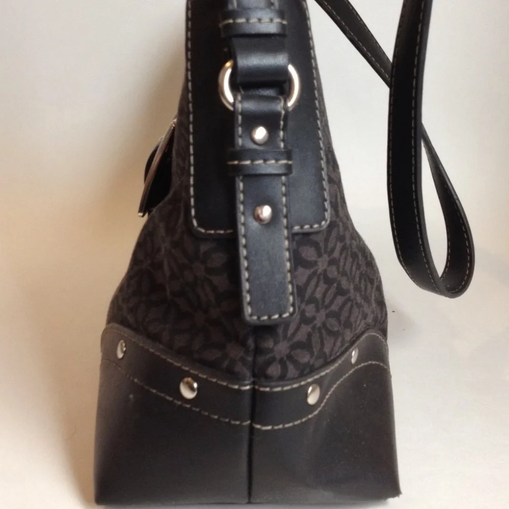 Relic shoulder bag